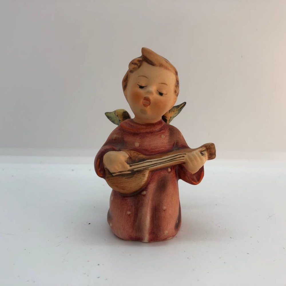 Hummel Figurine: 214/D, Angel Serenade 1987